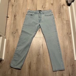Levi’s men’s Jeans 502, Taper fit, light wash, 32W/32L